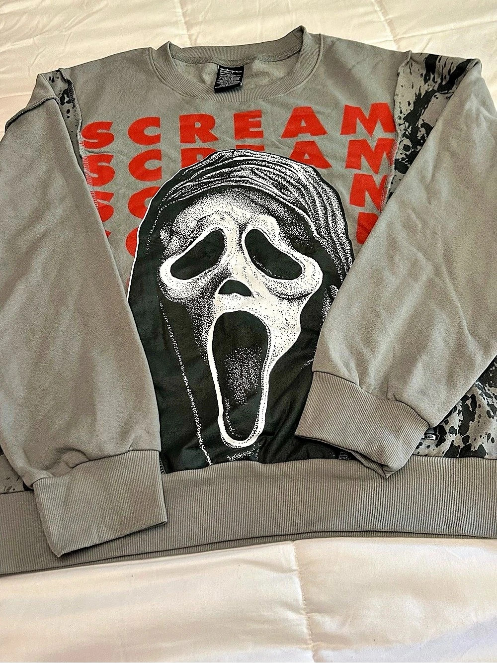 Ghostface Scream Graphic Sweatshirt in Gray & Black Size Medium NWT